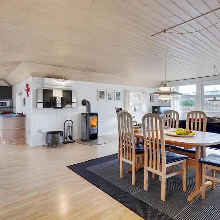 Holiday home Carolin - 400m From The Sea In Western Jutland By Interhome